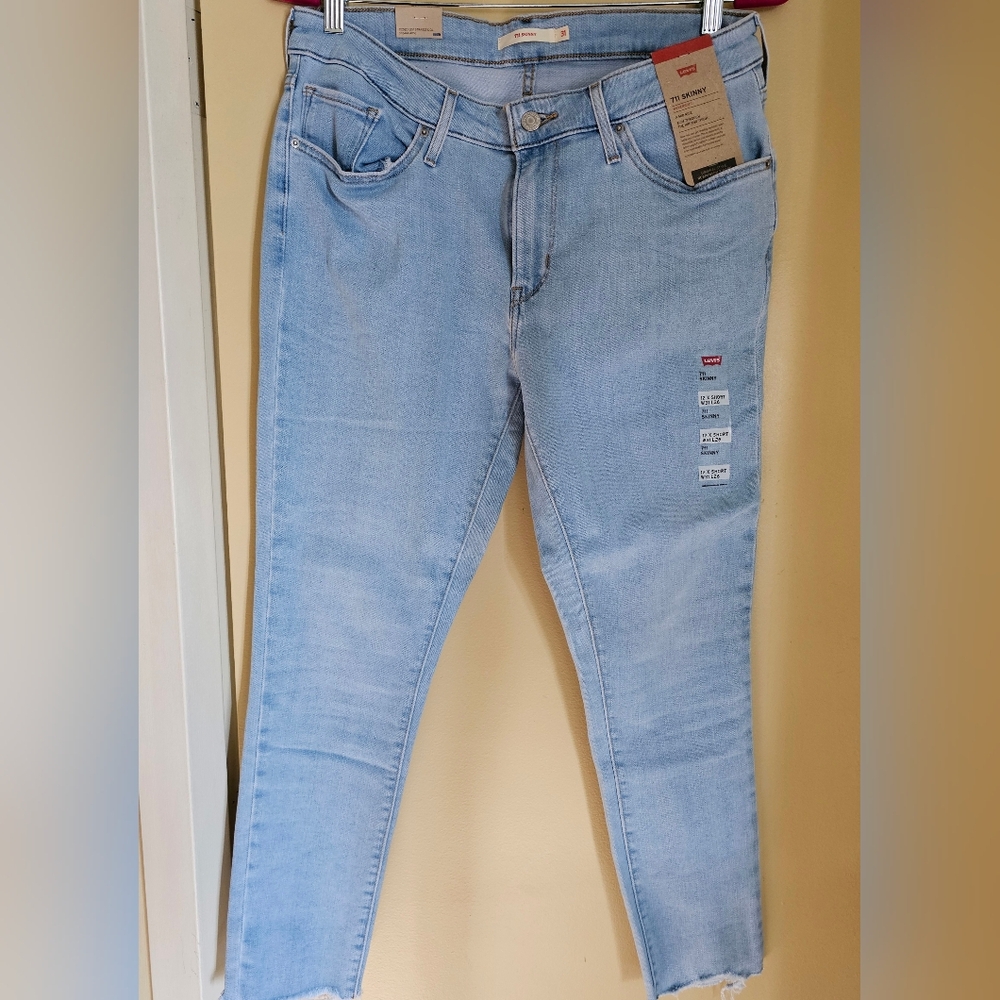 NWT Levis 711 Skinny jeans